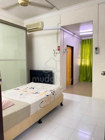 Lintang Mahsuri Bayan baru master room 1