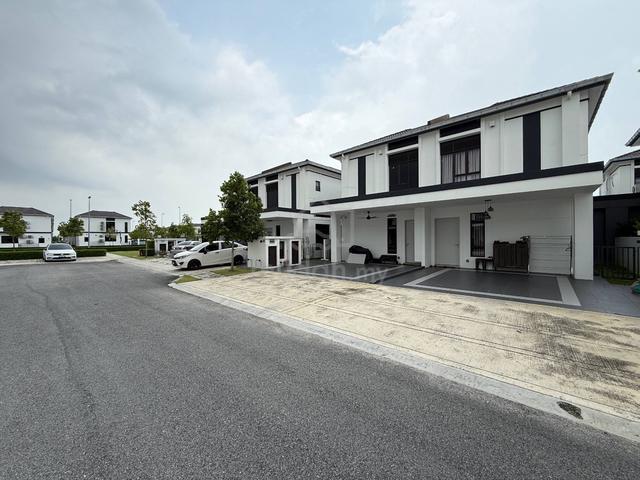 (Kabinet Dapur & Kemasukan Ogos) 2 Storey Terrace Link Regent Garden 1