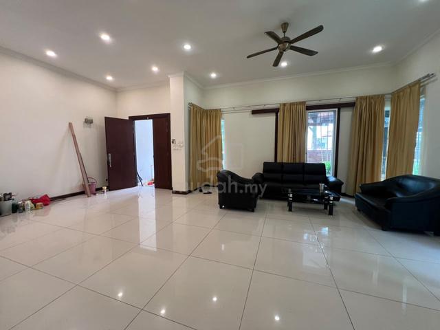 Beverly Heights, Ampang – Spacious 6+1 Bedroom House for Rent 1