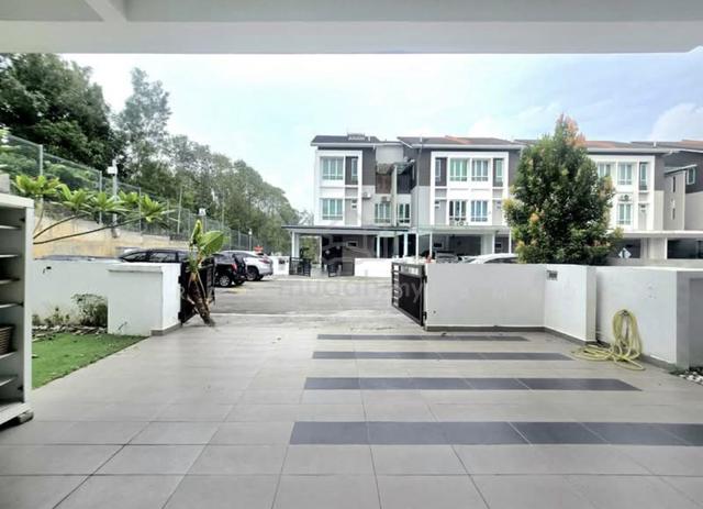 Tiara South 1