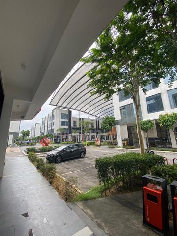 Batu Kawan Prime Location 3 Storey Shop Lot with Lift For Sale 1