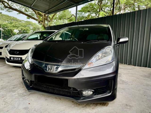 2014 Honda JAZZ 1.3 HYBRID FACELIFT FULLOAN - 1