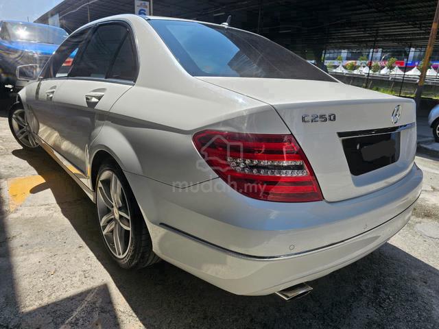 2012 Mercedes Benz C250 CGI 7G 201HP - 1