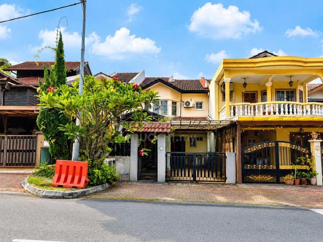 Renovated & Extended Double Storey Terrace Seksyen 13 Shah Alam 1