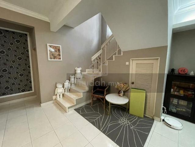 Renovated End Lot @ Bandar Puteri 12 | Freehold 2-Sty Home 3