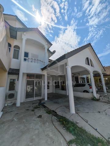 Freehold Double Storey Terrace with New Painting @ Taman Pantai Emas 1