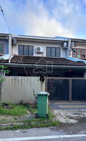 For sale: Double Storey Intermediate House at Samarahan 1