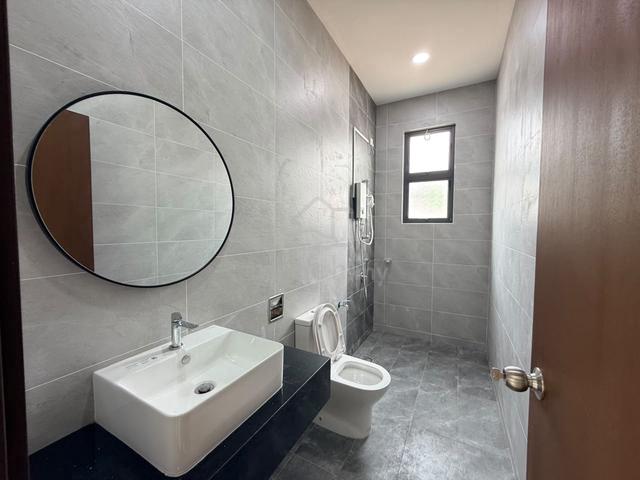 All New Corner 2-Storey @ Ponderosa Vista, Near Molek 1