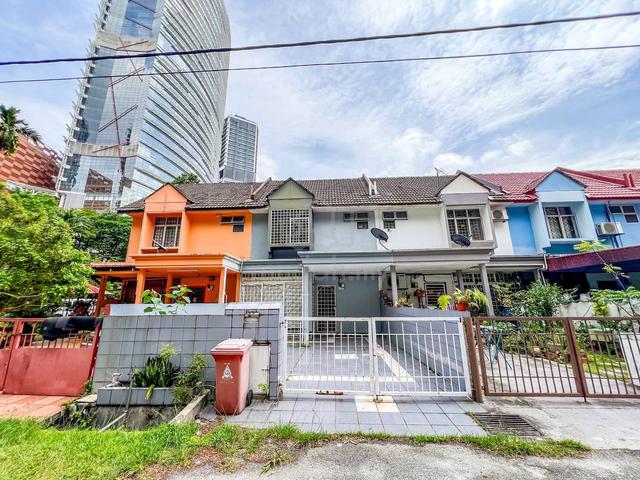 NEAR PARADIGM MALL GATED & GUARDED Double Storey Ss7 Kelana Jaya 1