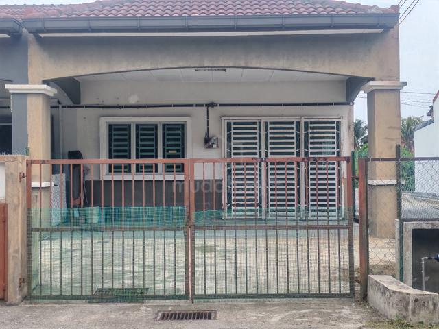  Tmn Datuk Hormat, Telok Panglima Garang 1