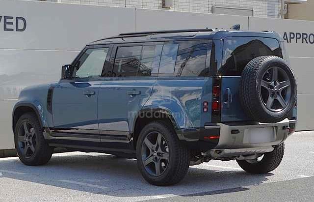 2025 Land Rover DEFENDER 110X-DYNAMIC SE P300 - 2