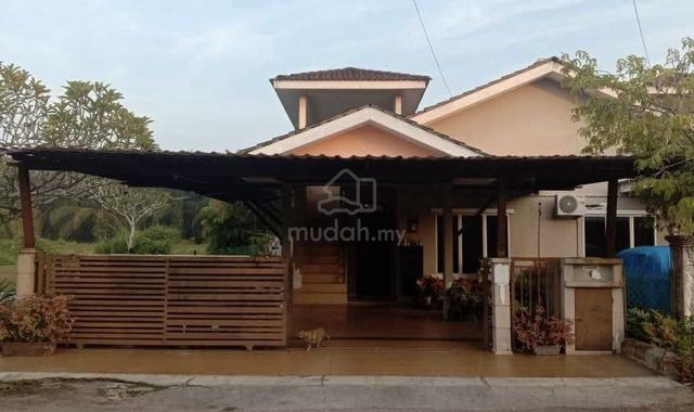 Semi-D 1.5 Tingkat di Parit Samsu, Muar — Murah dan Freehold 1