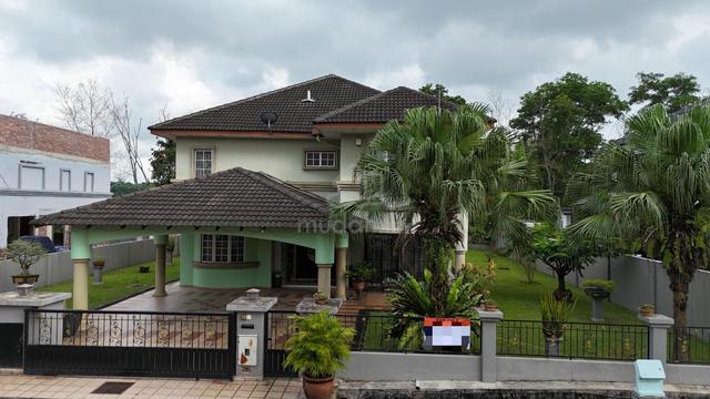 [PARTLY FURNISHED] Bungalow Double Storey, Bukit Istana, Kuantan 1
