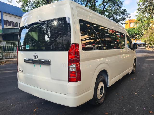 NeW TOYOTA HIACE 2.8 SLWB 10SEATER WINDOW VAN (A) - 3