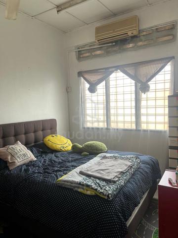 FeMALE ROOM FOR RENT IN PETALING JAYA ( RUMAH TERES ) 1