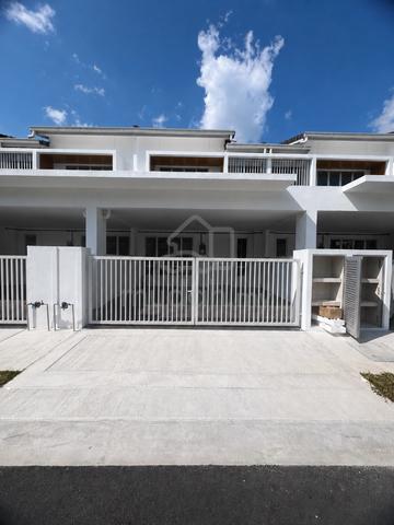Laman Sendayan Cheap Rent Unit With Kitchen Table Top 1