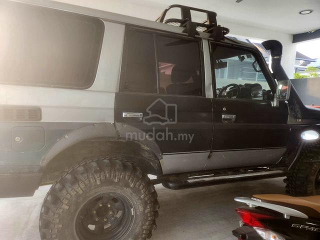 1995 Toyota LANDCRUISER 3.0 II (LJ79RV) (A) - 3