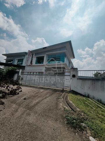 Kempas Utama 1.5 Storey Semi D Factory 60x141 Light Industry Tenanted 1