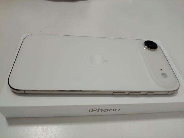 iPhone Air 256GB Light Gold MY Set - photo 2 of 6