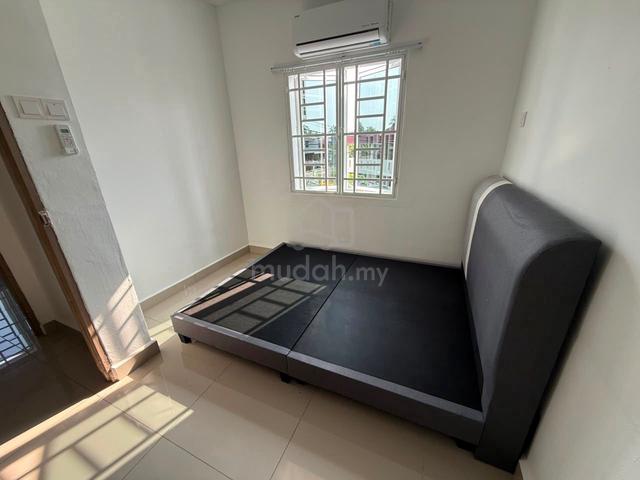 Johor Jaya Jalan Keembong Double storey corner 3 Bed Fully Furnished 1