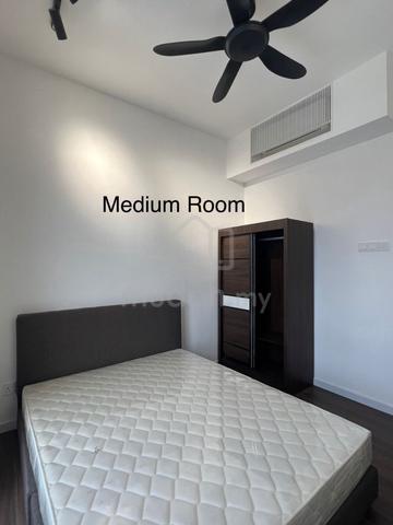 Medium Room With Carpark|Batu Kawan Vertu Resort Room for Rent 1