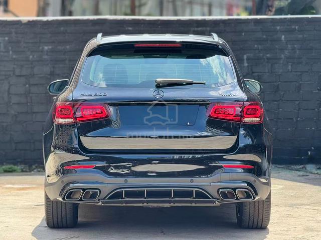 Mercedes Benz GLC300 4MATIC AMG 2.0 F/Lift 43k KM - 2