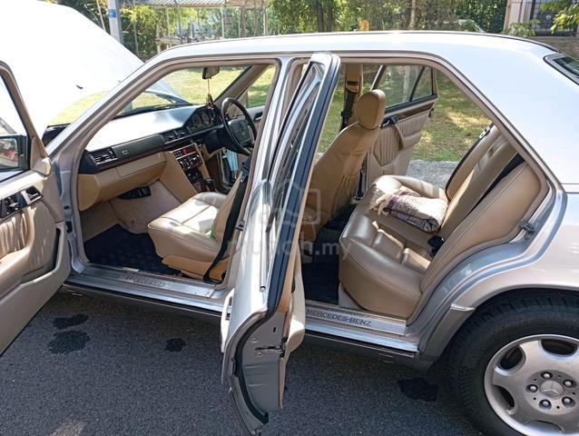 1995 Mercedes Benz 200E 2.2 (A) - 5