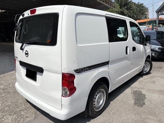 Nissan NV200 1.6 (M) Semi Panel Dual Purpose Van - 2