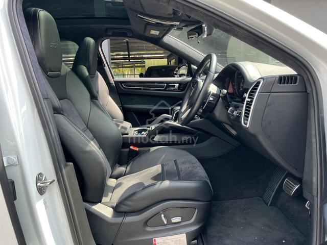 2022 Porsche Cayenne Coupe 4.0 GTS Bose Sound - 2