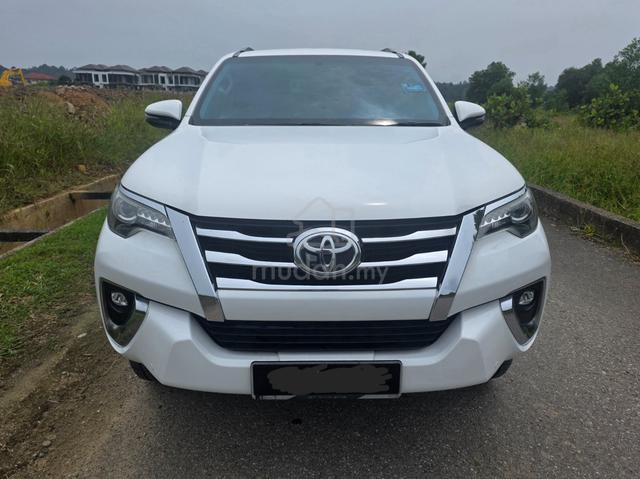 Toyota FORTUNER 2.4 VRZ Diesel 4x4 (A) SUV Auto - 2