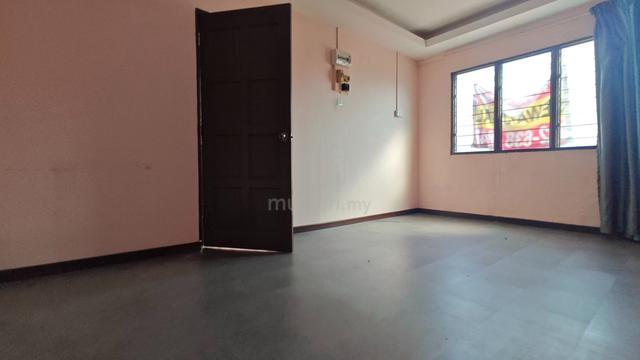 Rumah Pangsa Batu Berendam 1