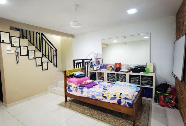 FACING OPEN Double Storey House Serdang Jaya Seri Kembangan 1
