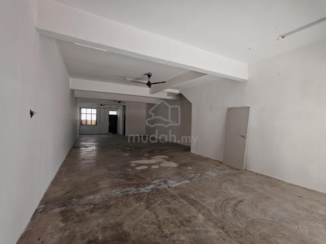 2 COMBINING UNITS SIDE BY SIDE 3 Storey Shoplot Bandar Amanjaya 1