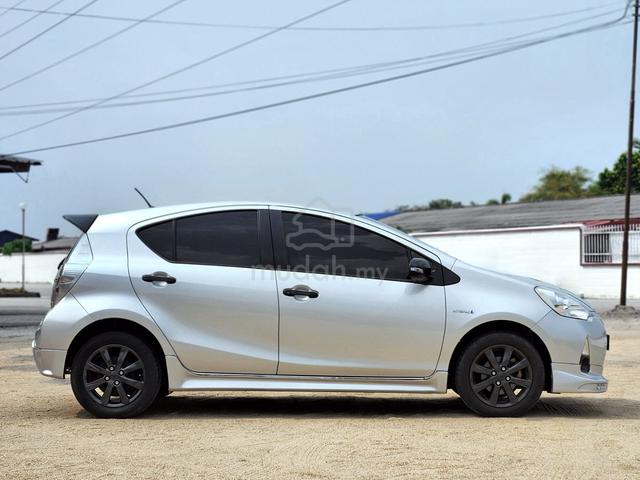 2012 Toyota PRIUS C 1.5 HYBRID (A) 1 THN WARRANTY - 5