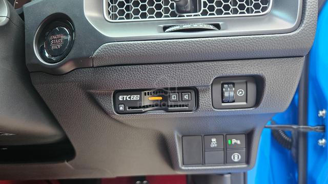 2024 Honda CIVIC 2.0 TYPE R FL5 / 6K KM MILEAGE - 3