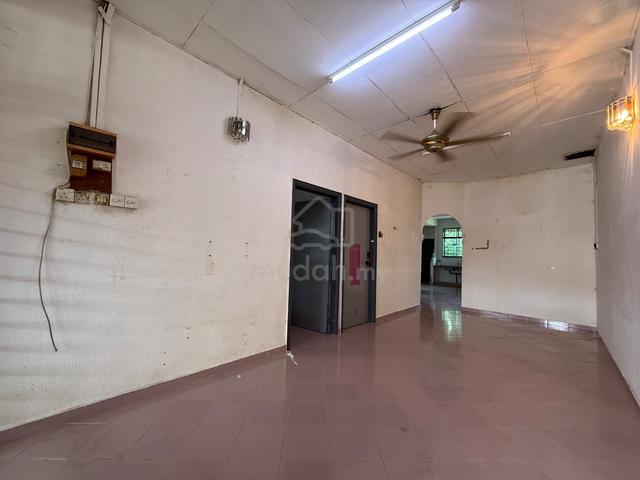 For Rent [Near Toll Selatan] TAMAN KEMPAS Single Storey Terrace House 1