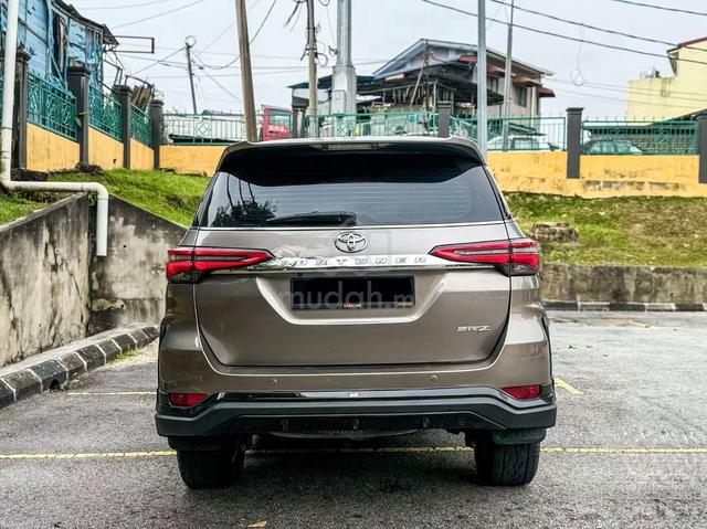 Toyota FORTUNER 2.7 SRZ 4X4 GR Bodykit 7Seater 2.4 - 4