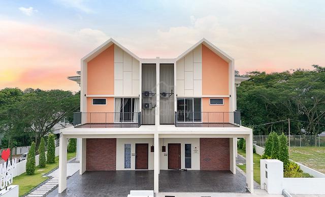 Upgrade to a 5-Bedroom Semi-D 1