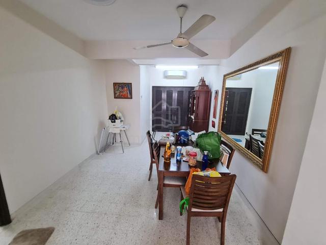 Subang Jaya SS18 Double Storey Terrace House Near LRT Sttaion To Let 1
