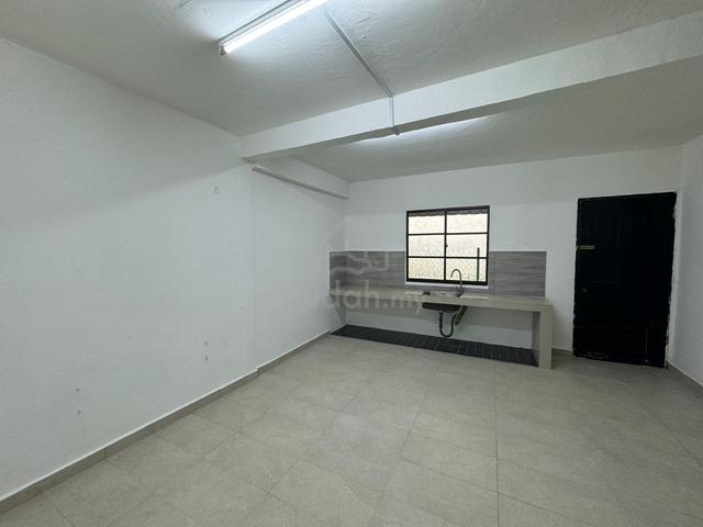 Jalan teratai taman johor jaya 2 storey low cost reno good condition 4