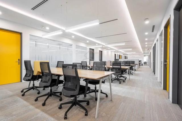Find a dedicated desk in Regus The Vertical Corporate Towers 1