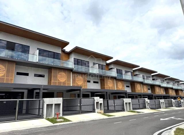 3 Storey House D'Art Hill Residences Jln Bukit Seni Bandar Putra Kulai 1