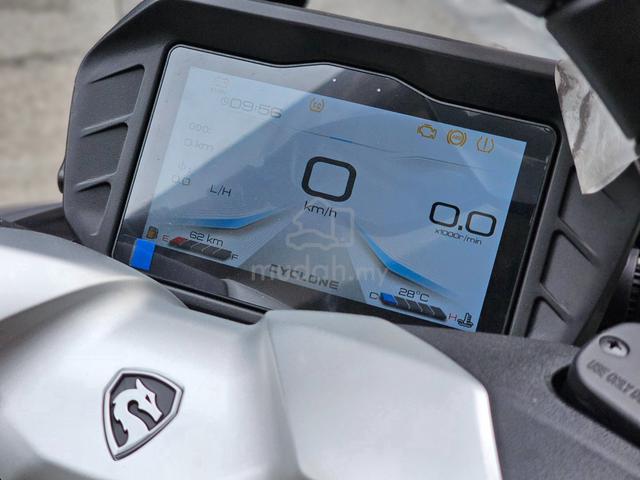 Cyclone RT2S ABS TCS - Premium Comfortable Scooter - photo 11 of 29