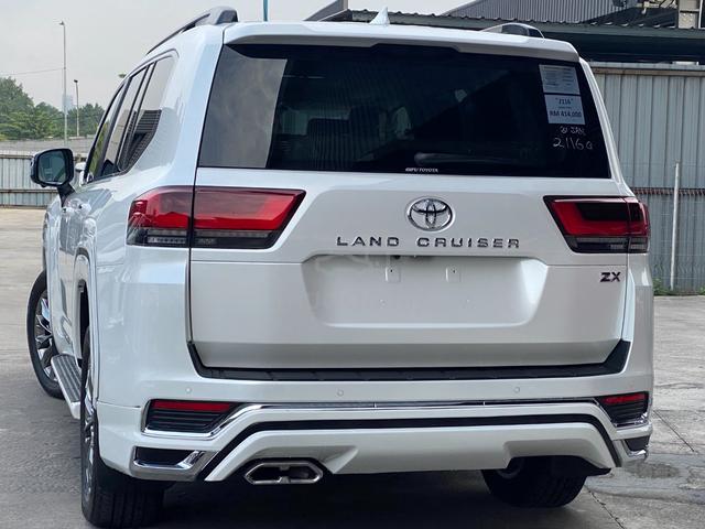 2024 Toyota LANDCRUISER 3.5 ZX FREE TINTED - 2