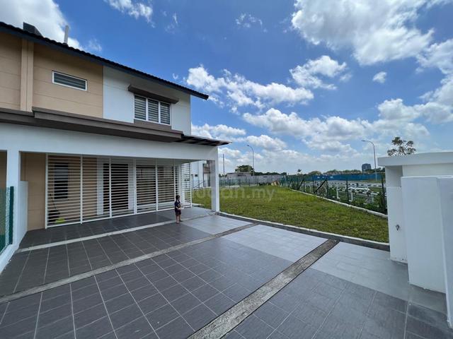 Corner lot Double Storey House Jalan Galaksi Bandar Mahkota Banting 1