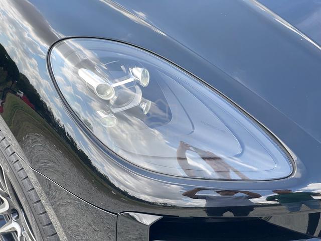 2019 Porsche MACAN  2.0L (A) - 3