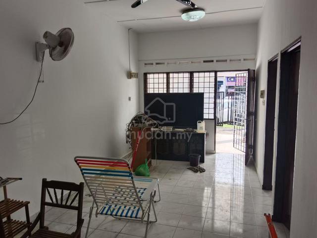Taman universiti , Jalan penyiaran 1