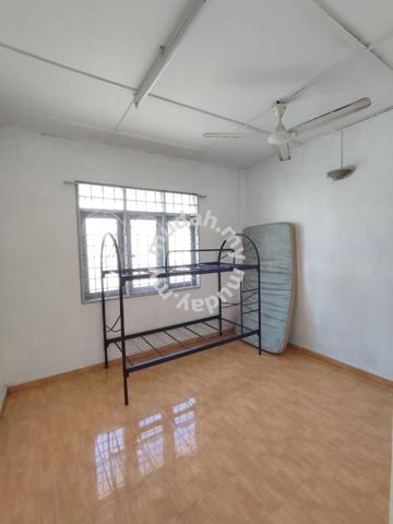 Big clean rooms for rent (Melaka city center) 1