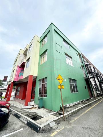 3-Storey Corner Shoplot for Rent @ Pusat Perdagangan Pontian, Tambak 3