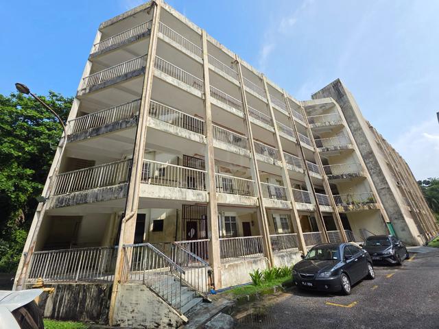 Bayu Emas Apartments 1